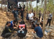 Gerebek Pondok Kebun, Polisi Amankan 2 Tersangka dan Ratusan Paket Sabu