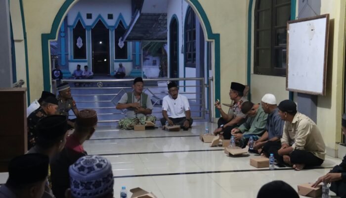 Sambangi Warga Kelapa Kampit, Wakapolda Babel Ajak Warga Cegah Perundungan hingga Narkoba