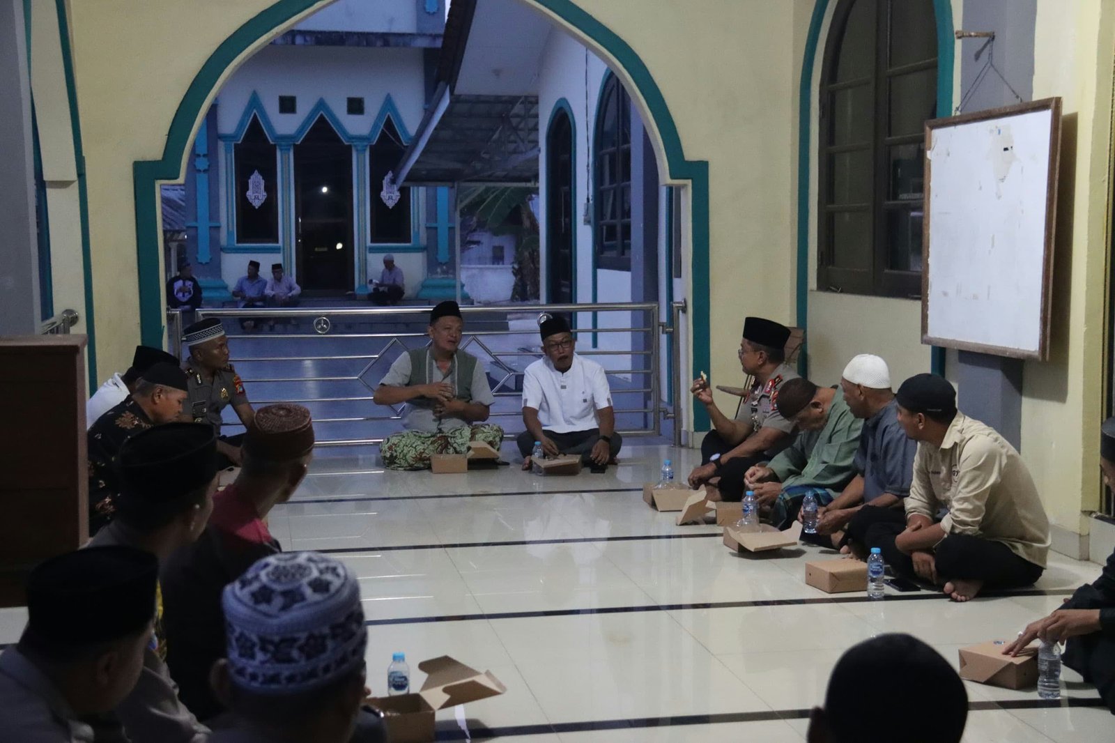 Wakapolda bertemu masyarakat. Foto: Istimewa.