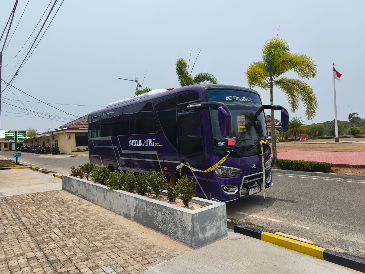 Bus penyelundupan timah diamankan polisi. Foto: Rizki Ramadhani.