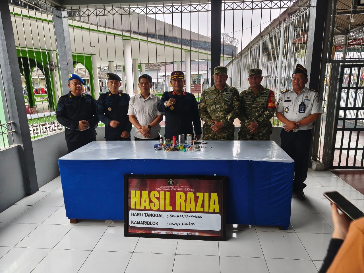 Razia di Rutan Mentok. Foto: Rizki Ramadhani.