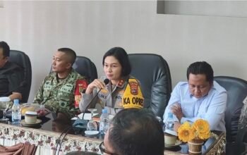 Kapolres Babar memberikan pernyataan soal tambang DAS Kampak. Foto: Rizki Ramadhani.